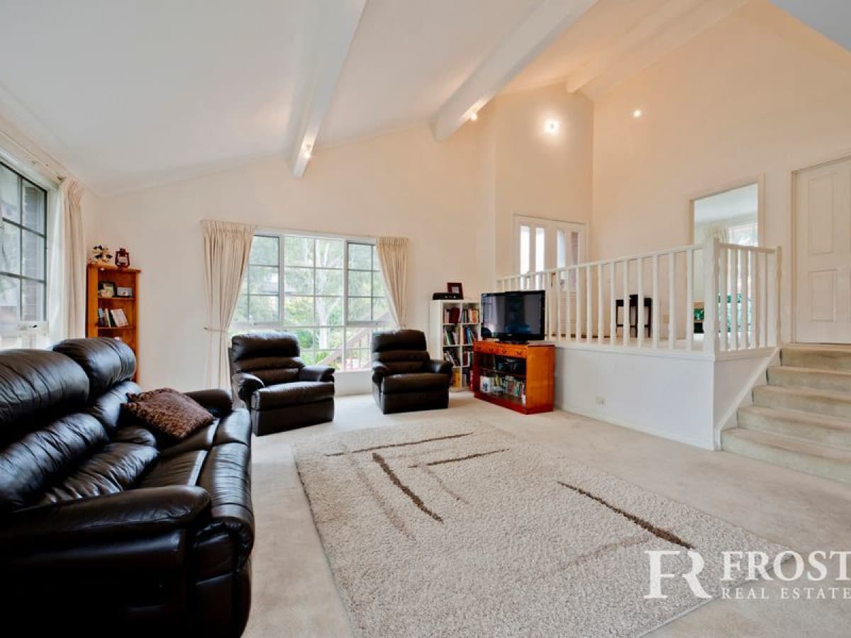 22 Hillingdon Drive, Diamond Creek, VIC, Diamond Creek - Thumbnail 2