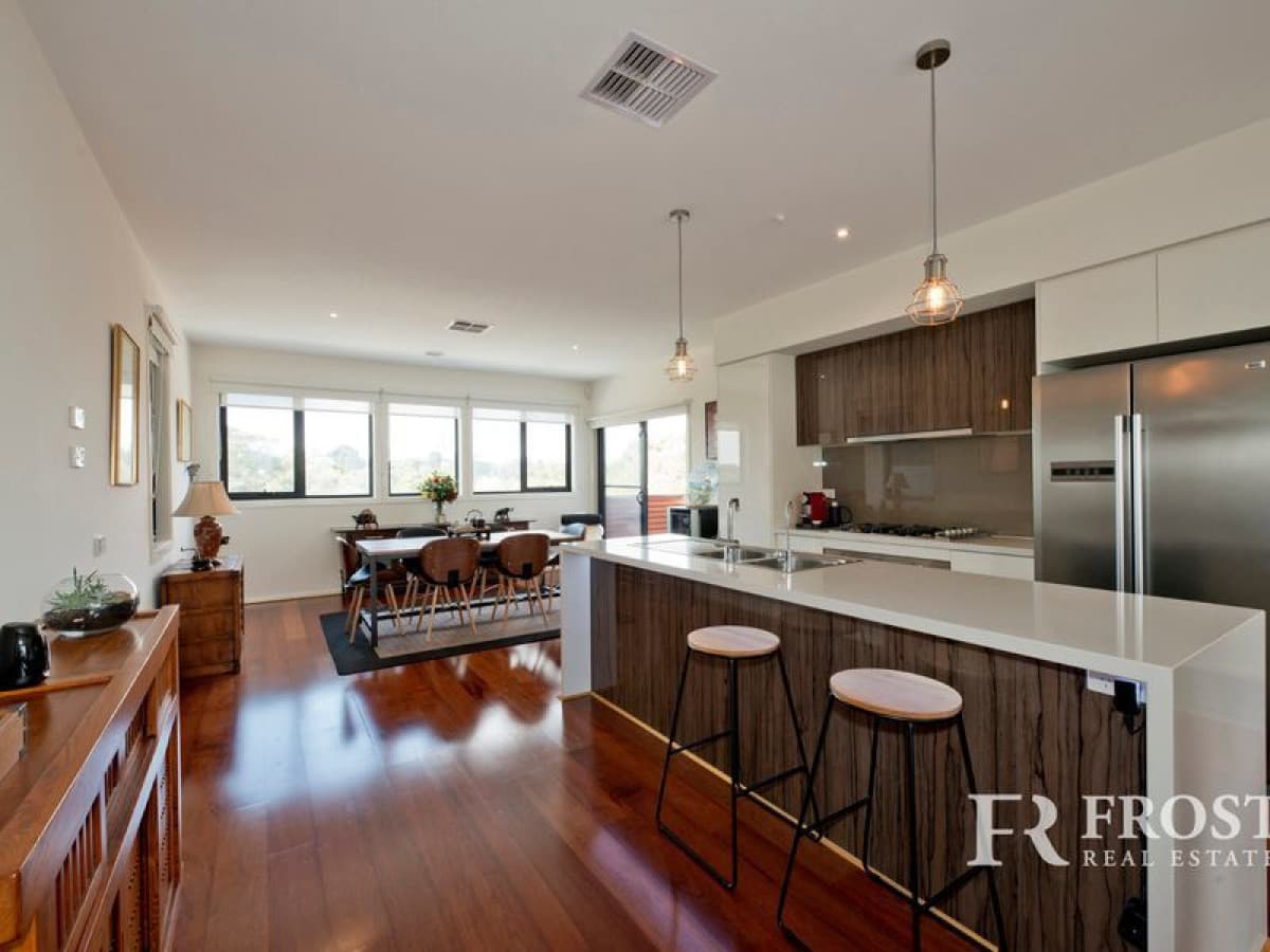72 Zara Close, Bundoora, VIC, Bundoora - Thumbnail 3