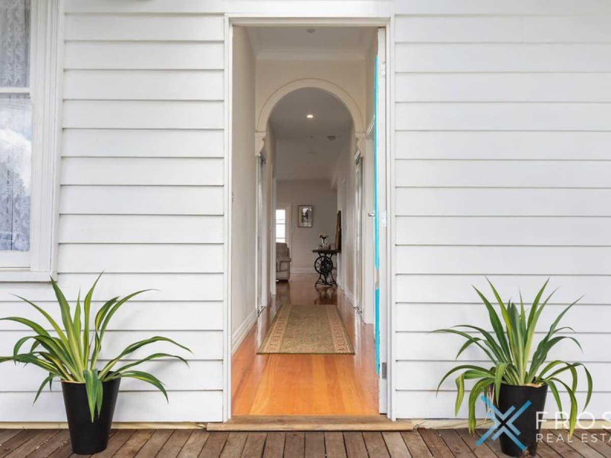 63 Hutton Street, Kyneton, VIC, Kyneton - Thumbnail 3