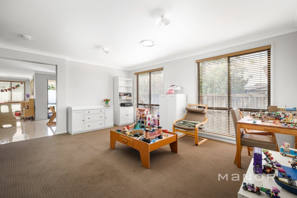19 Rosebrook Avenue, Kellyville Ridge, NSW, Kellyville Ridge - Thumbnail 3