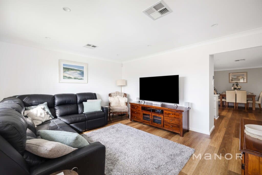 15 Redgum Crescent Beaumont Hills, Beaumont Hills - Thumbnail 4