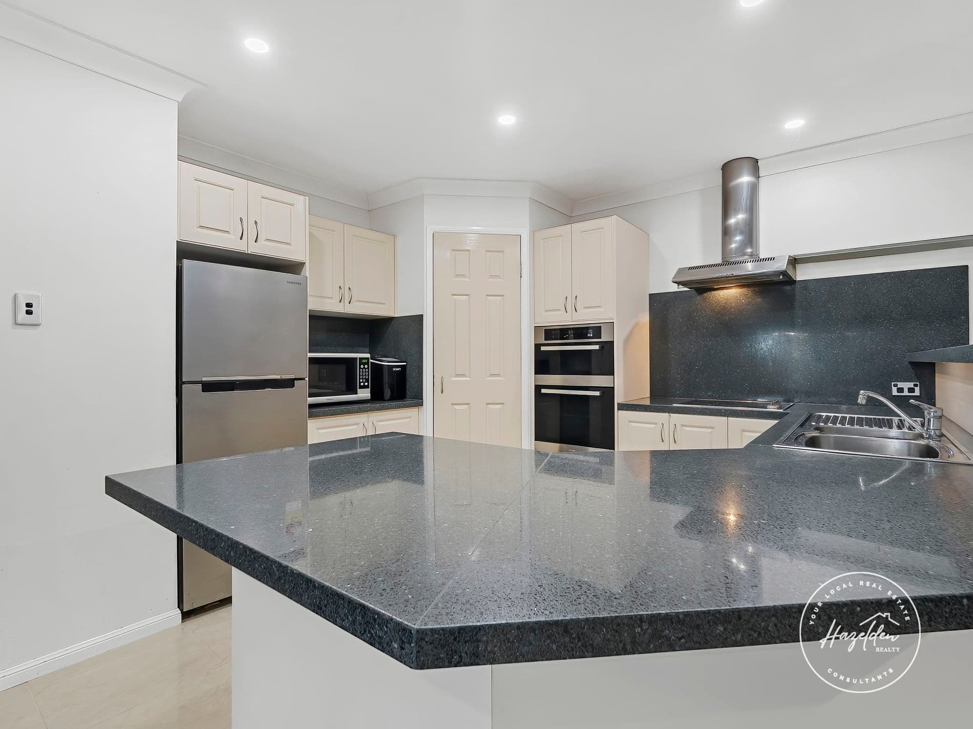 19 Riverwood Drive, Bellmere, Bellmere - Thumbnail 3