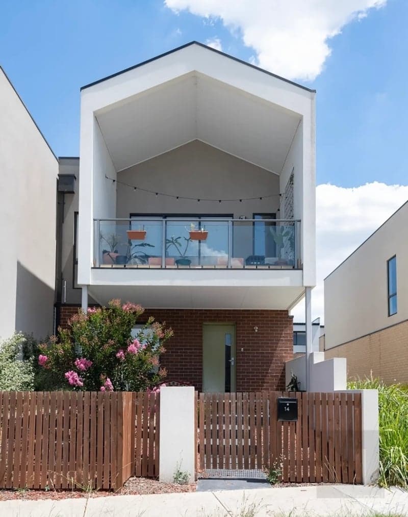 14 Queen Circuit, Sunshine - Image 1