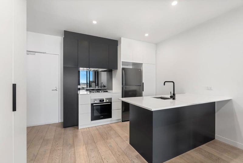 1011/4 Joseph Road, Footscray - Thumbnail 2