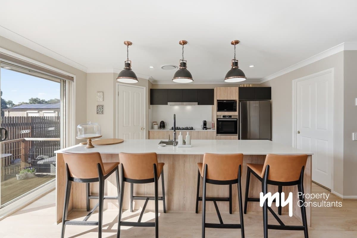 14 Mary Brown Place, Blair Athol - Thumbnail 2
