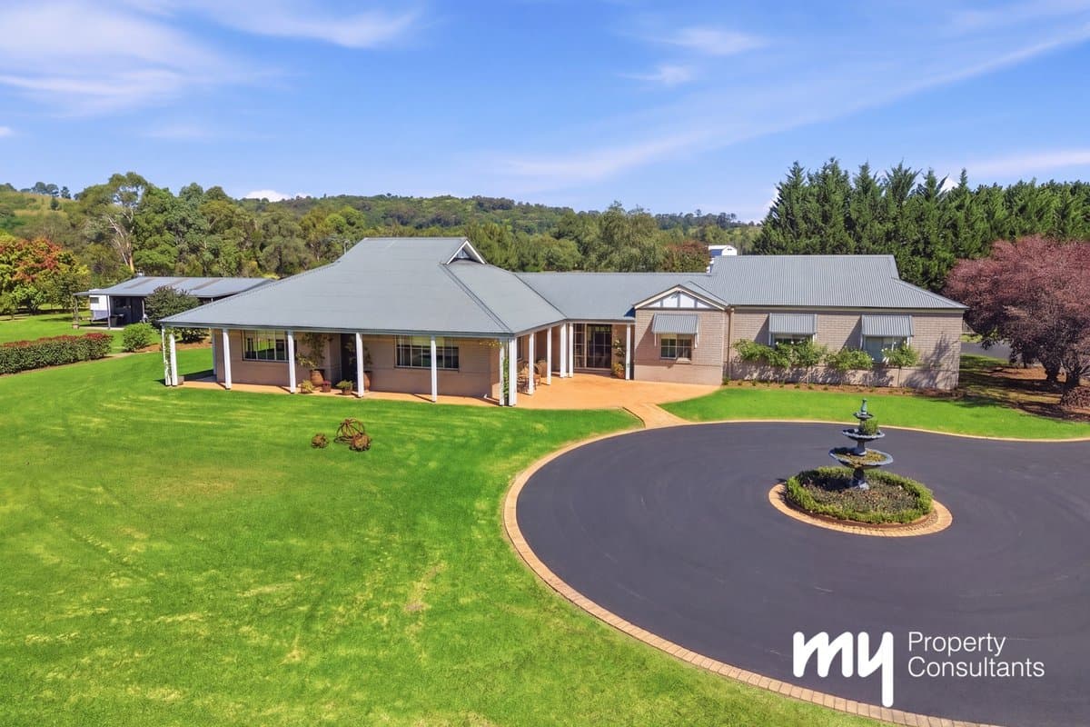 1 Equestrian Drive, Picton - Image 1