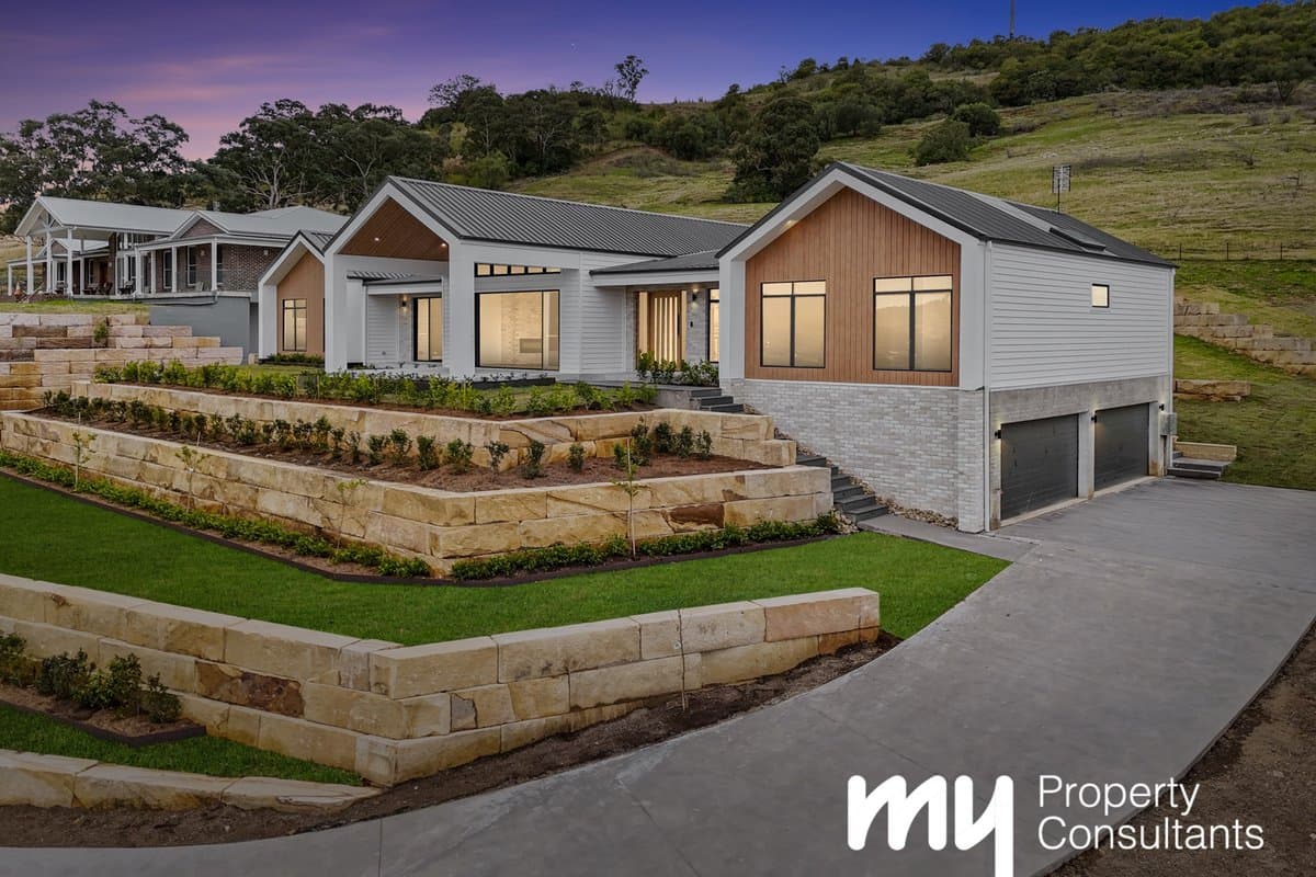 27 Eliza Place, Picton - Image 1
