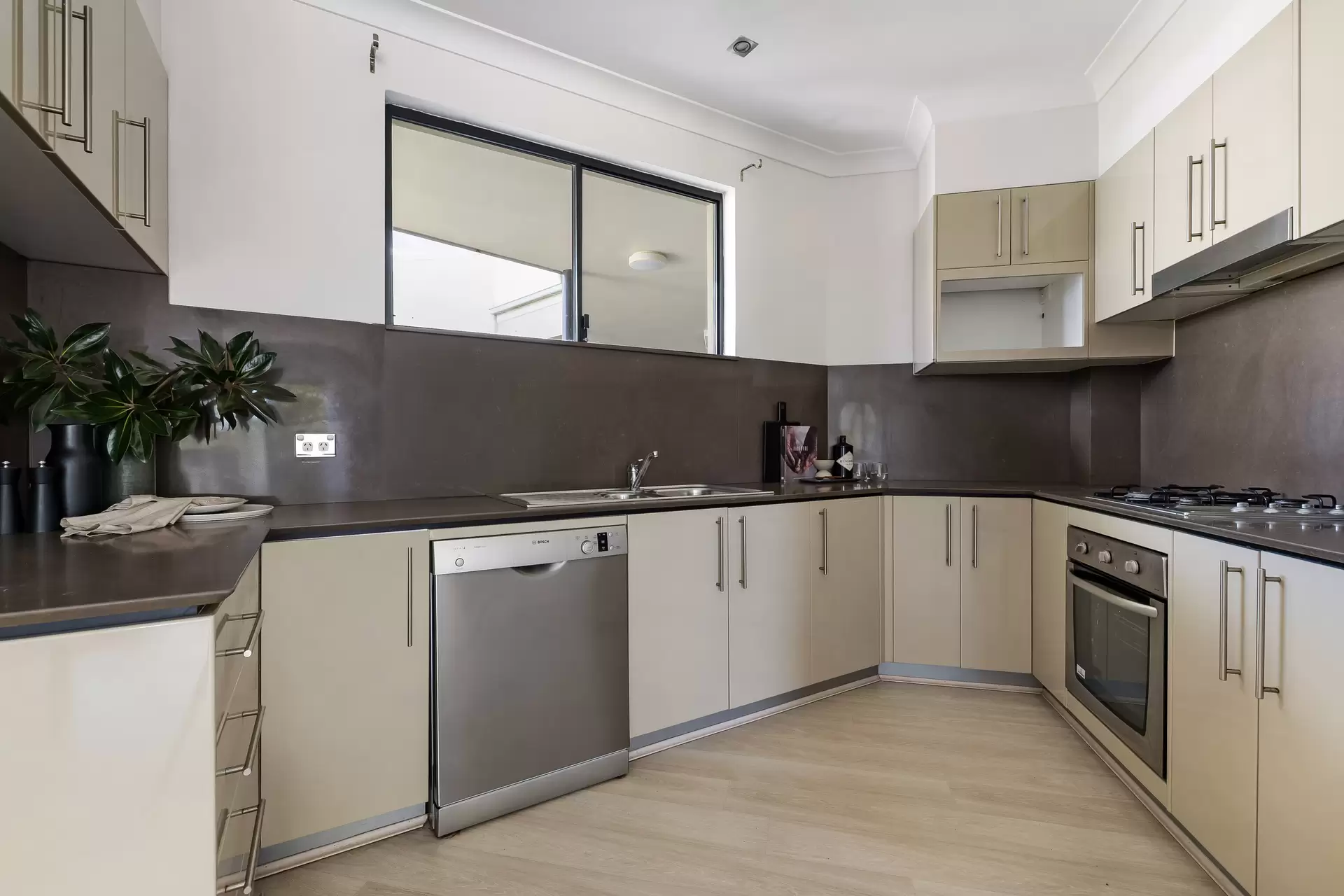 13/300-306 Canterbury Road, Canterbury - Thumbnail 2