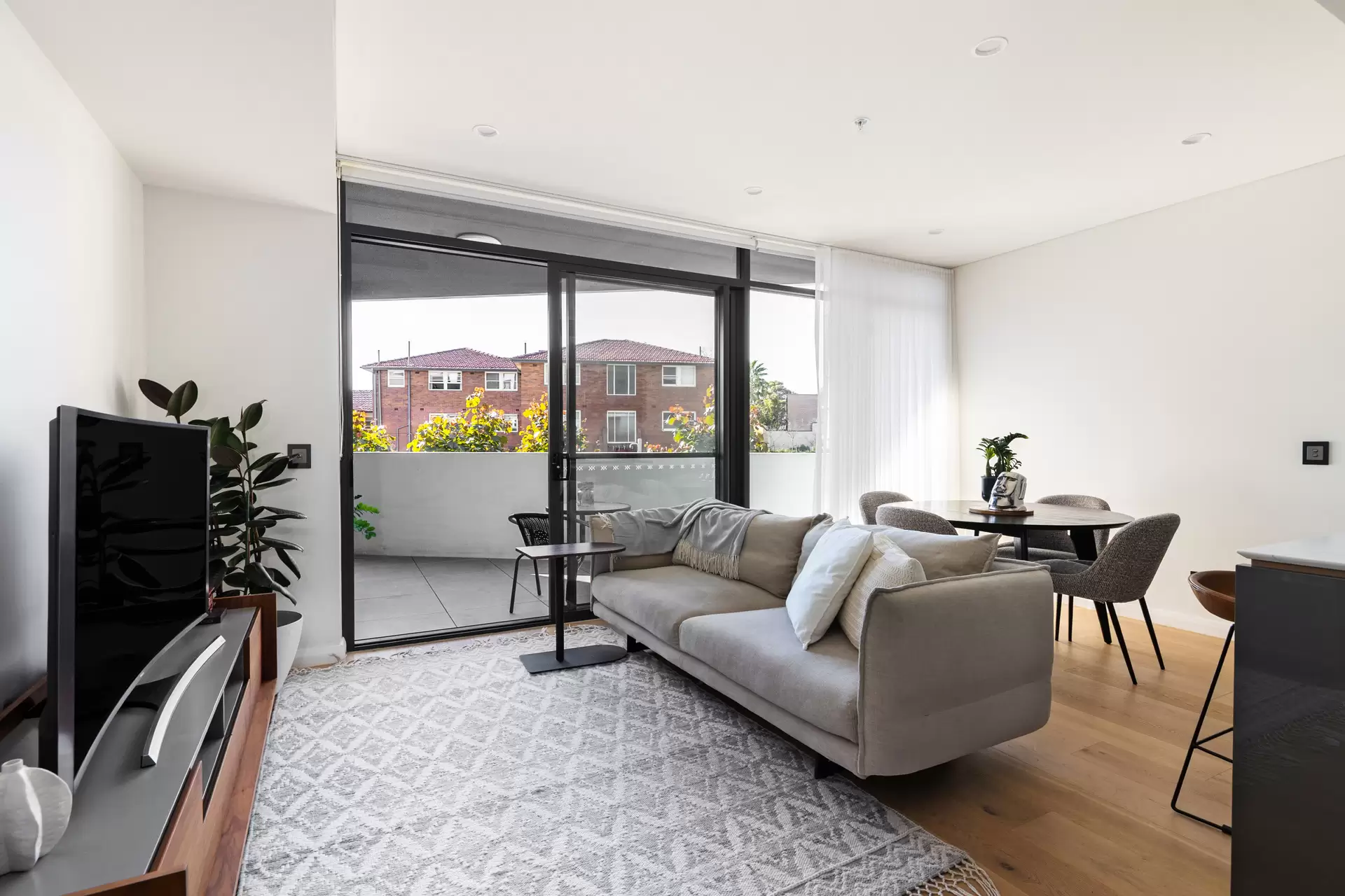 205/2 Regent Street, Petersham - Image 1