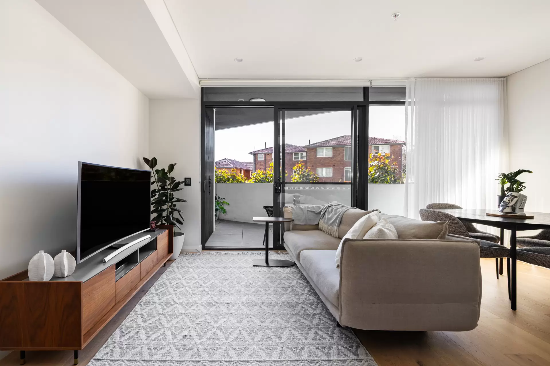 205/2 Regent Street, Petersham - Thumbnail 2