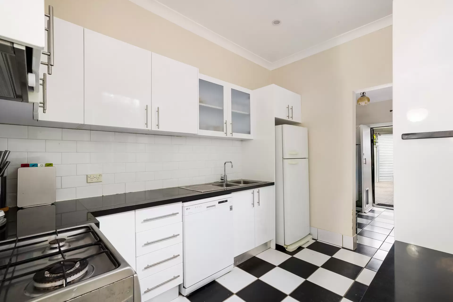 77 Wells Street, Newtown - Thumbnail 7