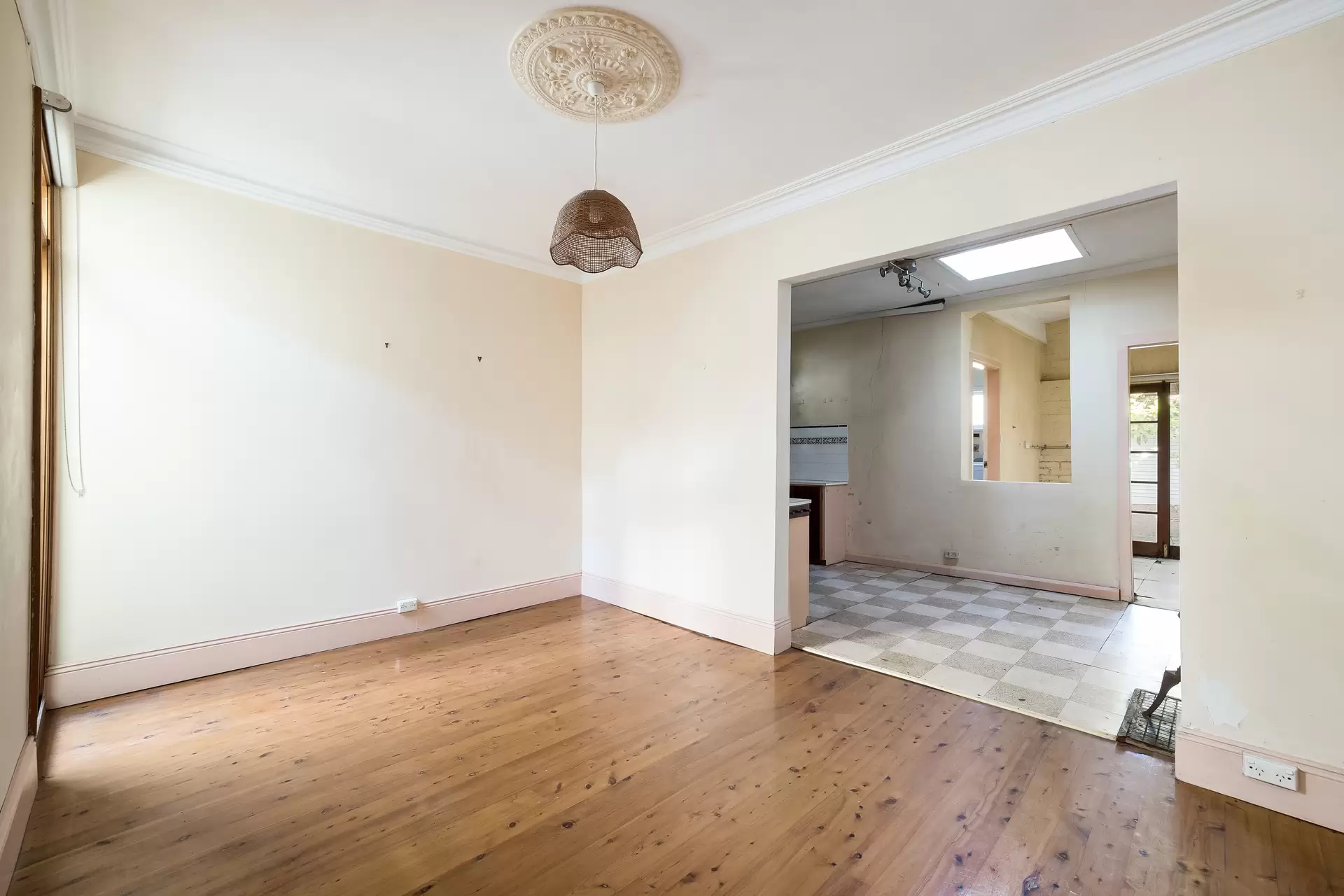 21 Bucknell Street, Newtown - Thumbnail 4