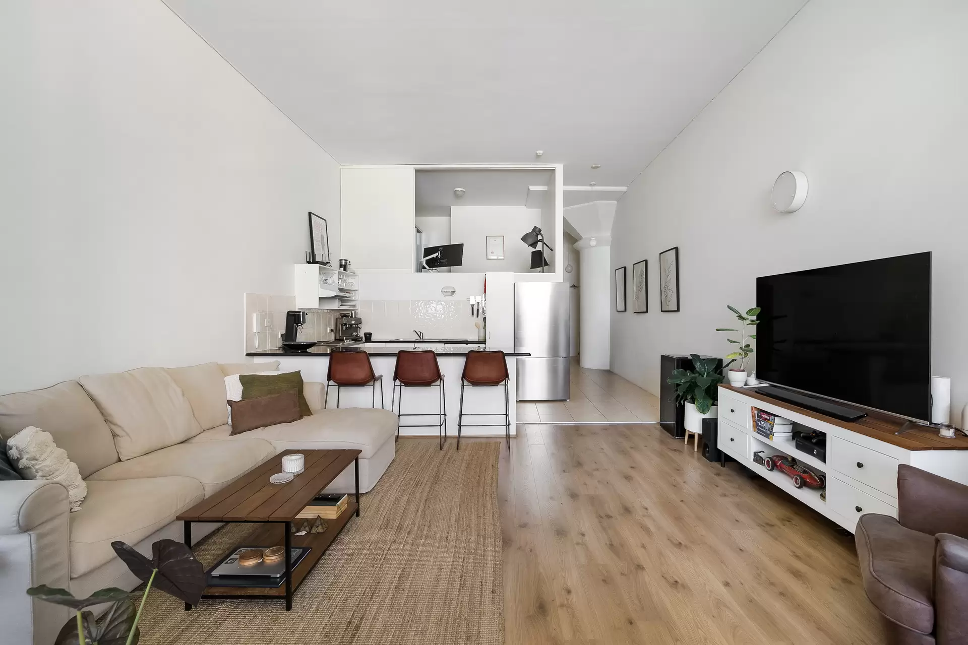 423/1 Missenden Road, Camperdown - Thumbnail 2