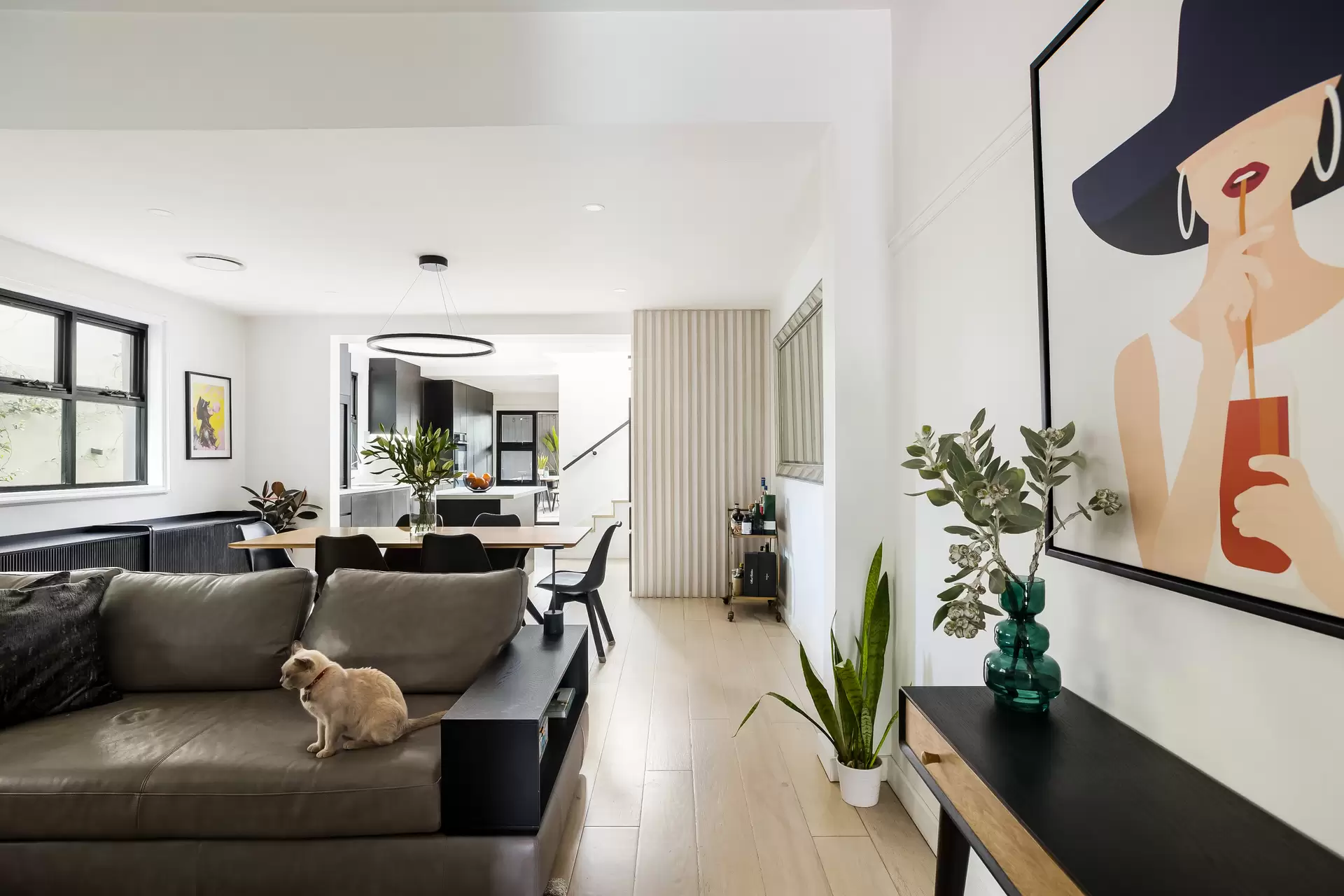 32 Sutherland Street, St Peters - Thumbnail 3