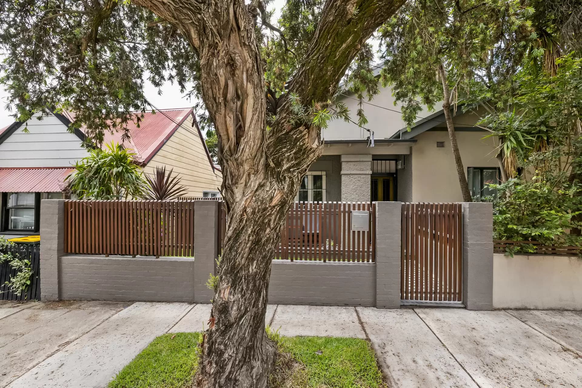 77 Sutherland Street, St Peters - Thumbnail 2