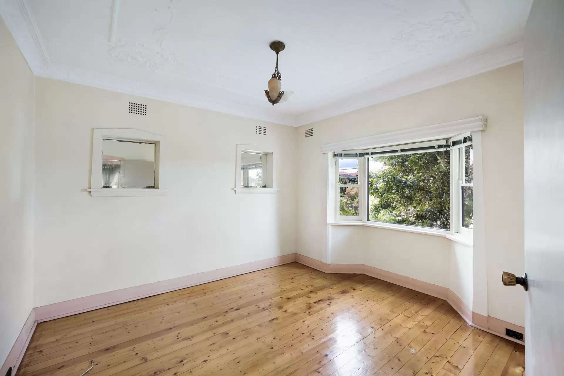 18 Fricourt Avenue, Earlwood - Thumbnail 8