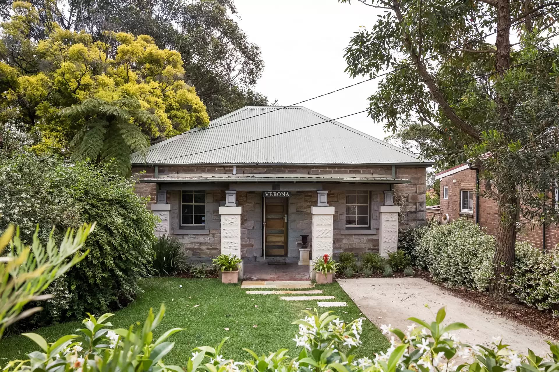 19 High Street, Canterbury - Image 1