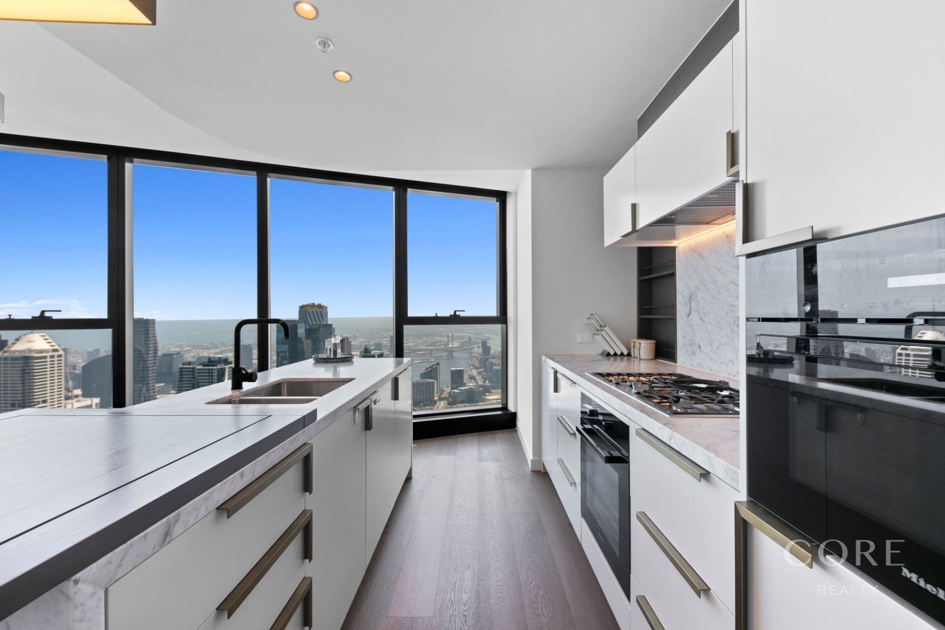7705/370 Queen Street, Melbourne - Thumbnail 3