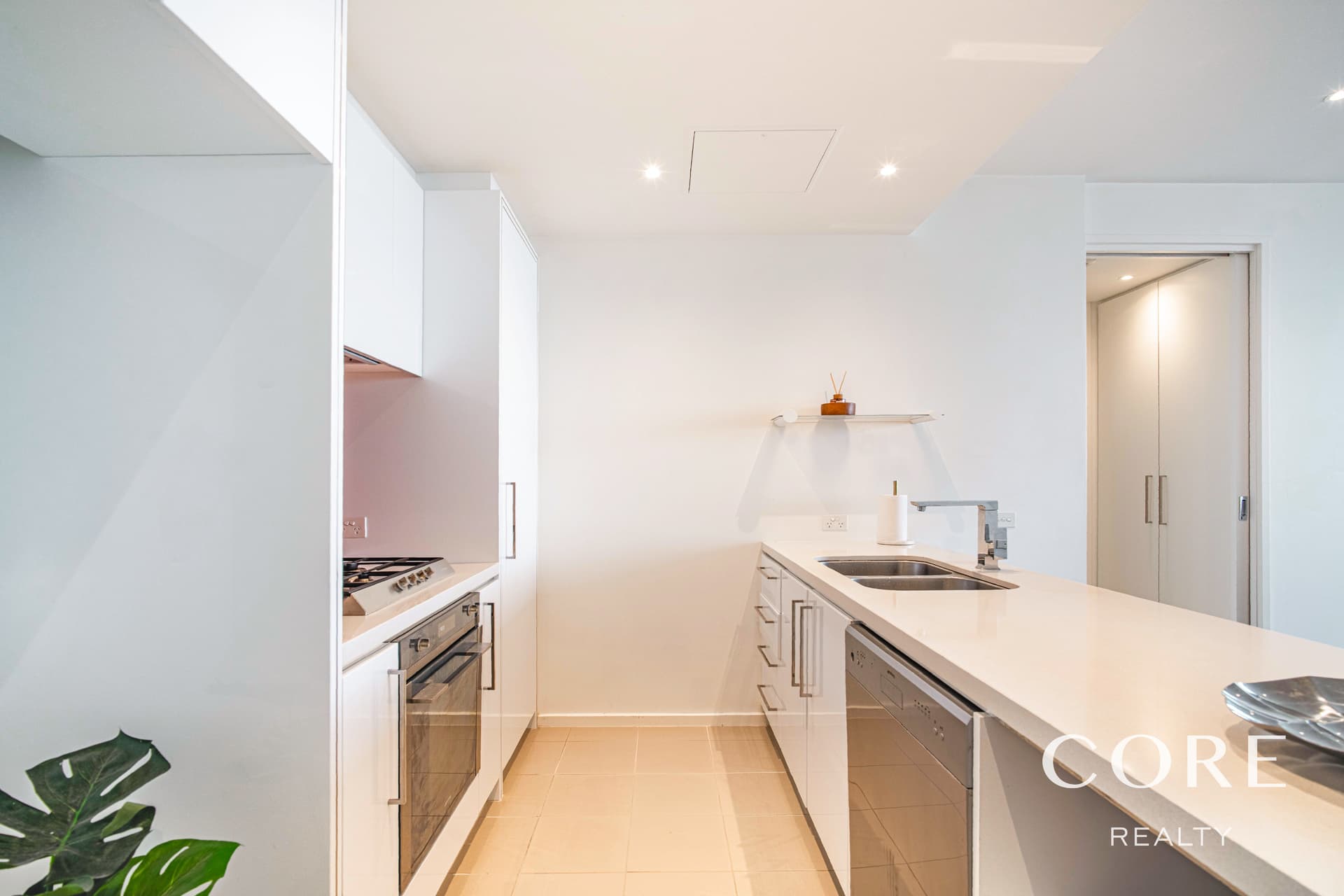 3401/27 Therry Street, Melbourne - Thumbnail 2