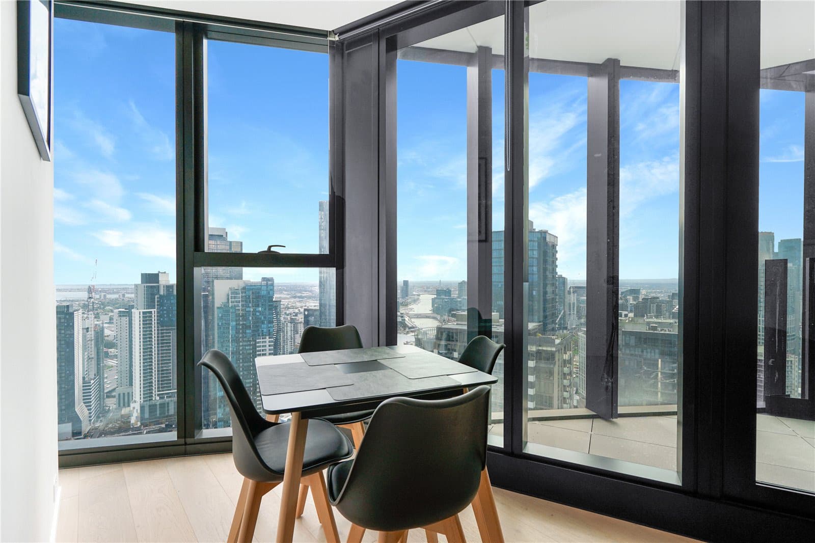 3909/11 Bale Circuit, Southbank - Thumbnail 8