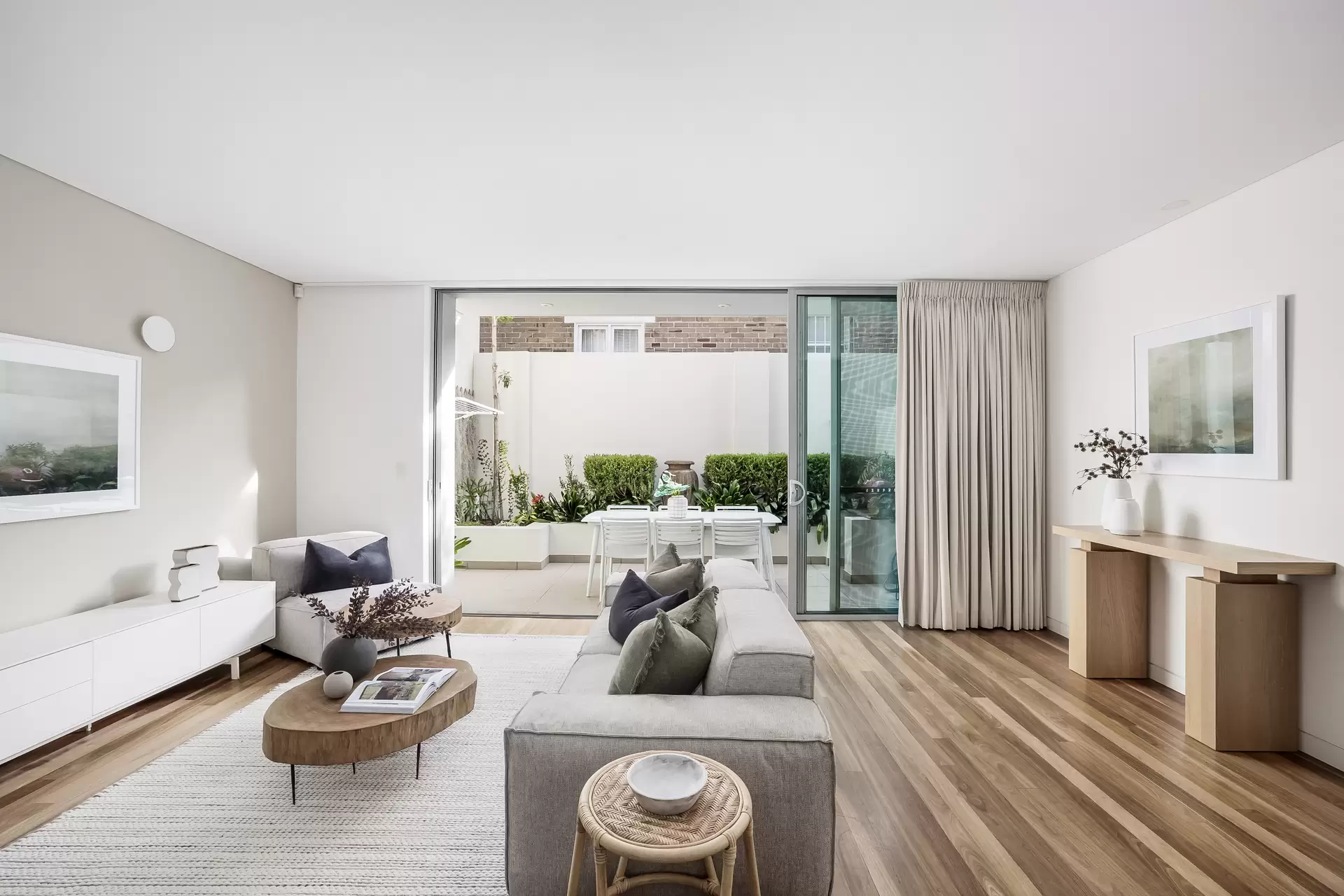 4/2 Douglas Street, Stanmore - Image 1