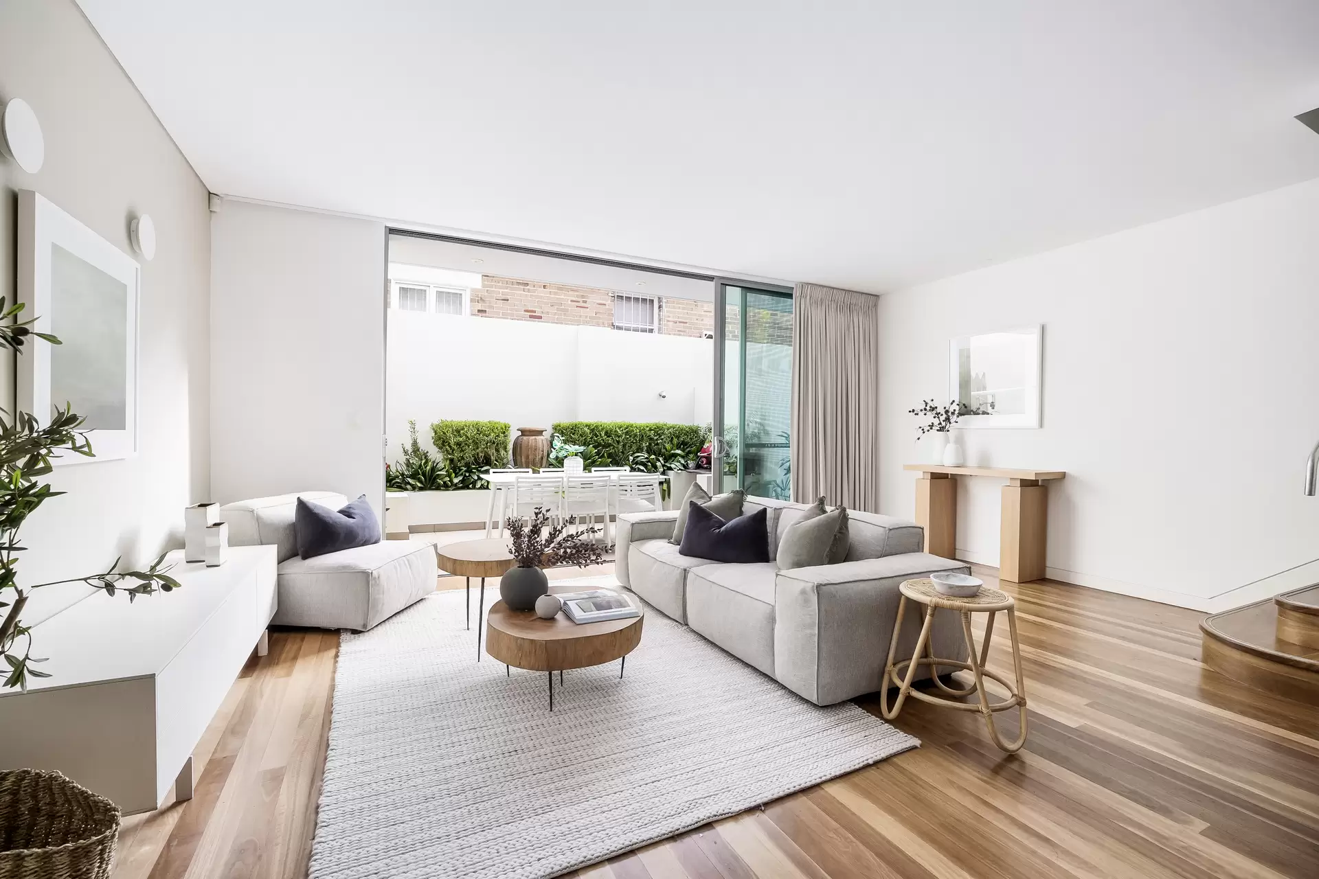 4/2 Douglas Street, Stanmore - Thumbnail 2