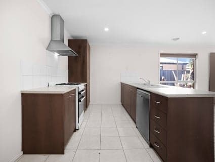 27 Bungalook Street, Manor Lakes - Thumbnail 8