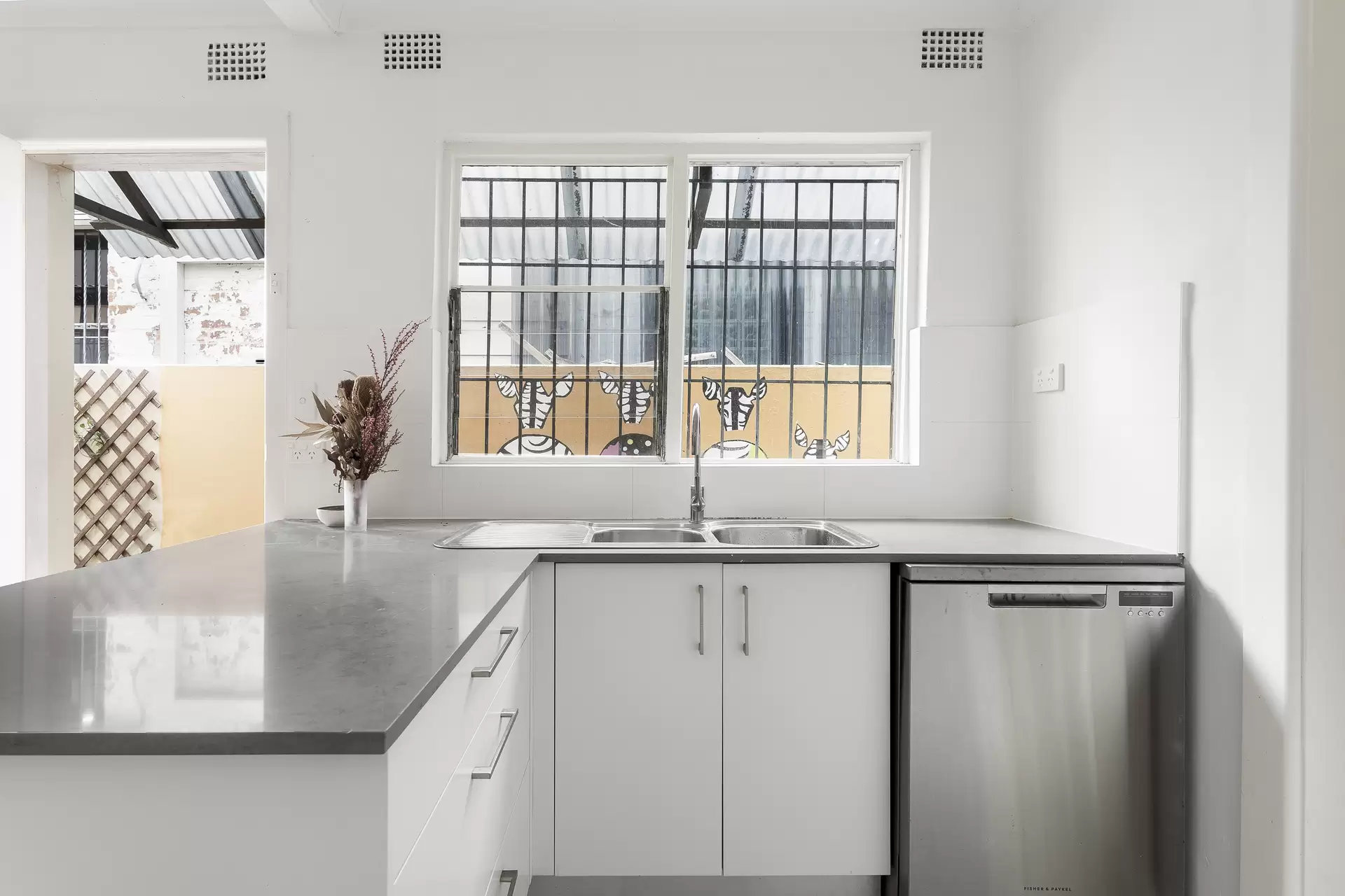 36 Rawson Street, Newtown - Thumbnail 4