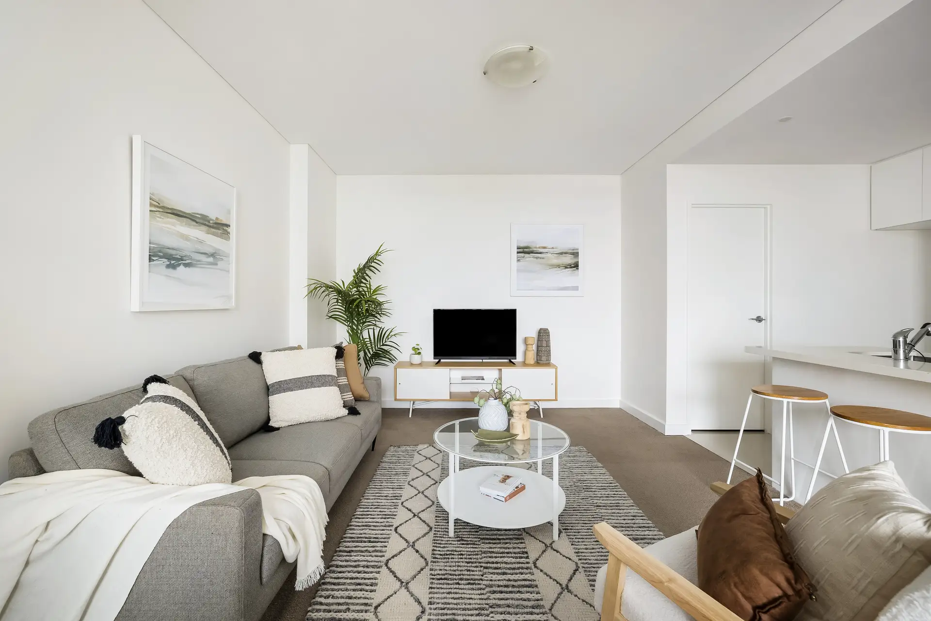 901/31 Cook Street, Turrella - Thumbnail 3