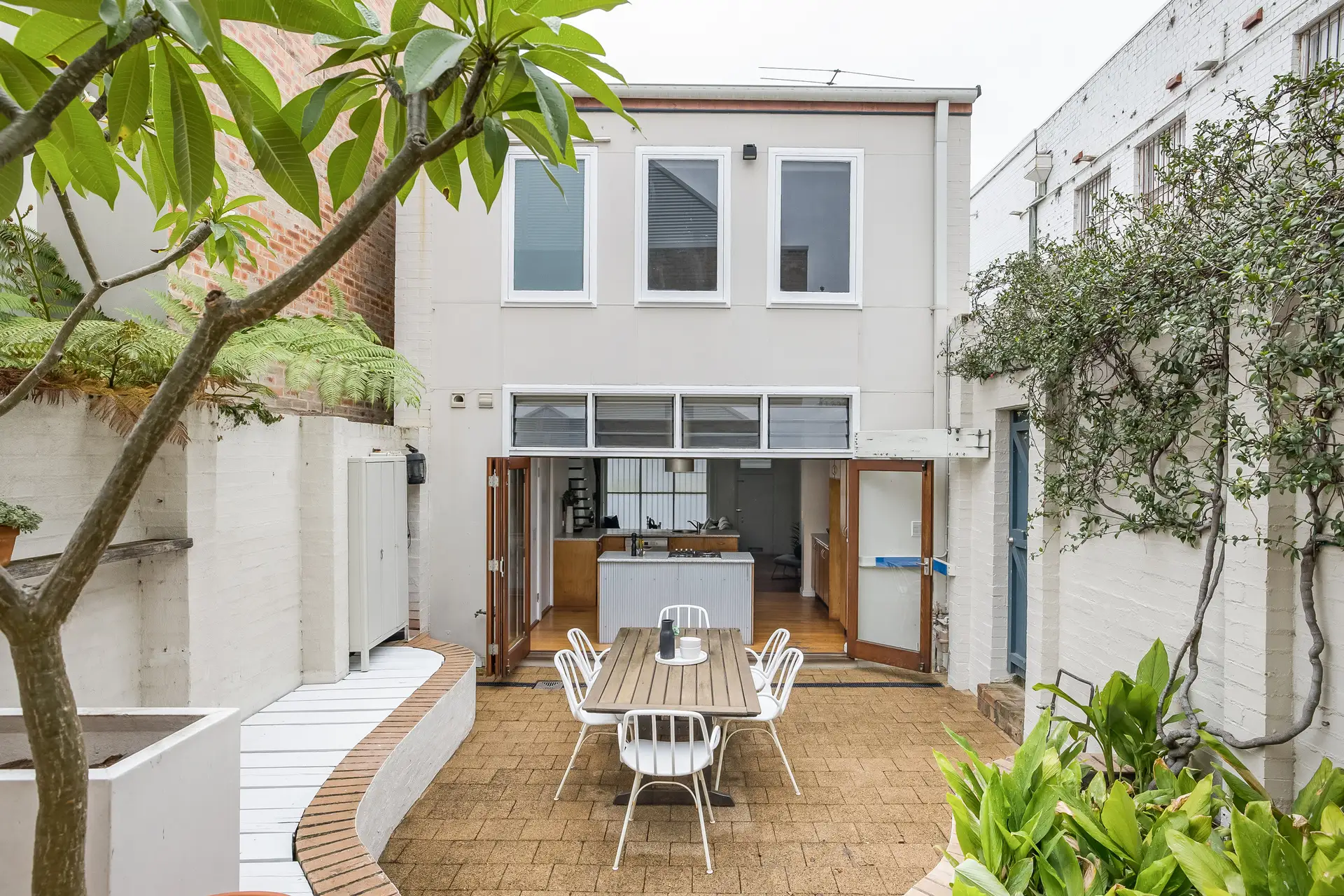 32 Wellington Street, Waterloo - Image 1