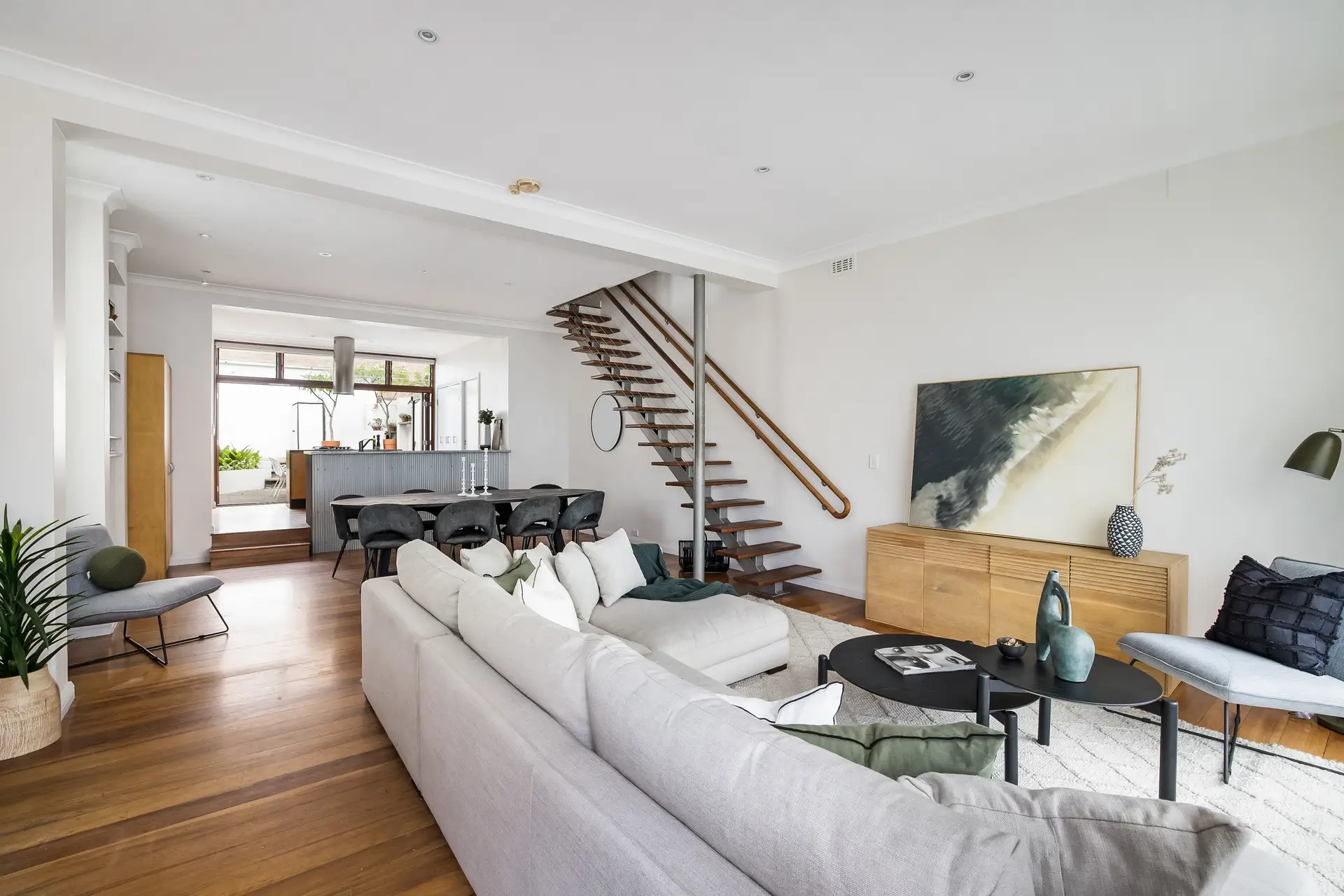 32 Wellington Street, Waterloo - Thumbnail 4