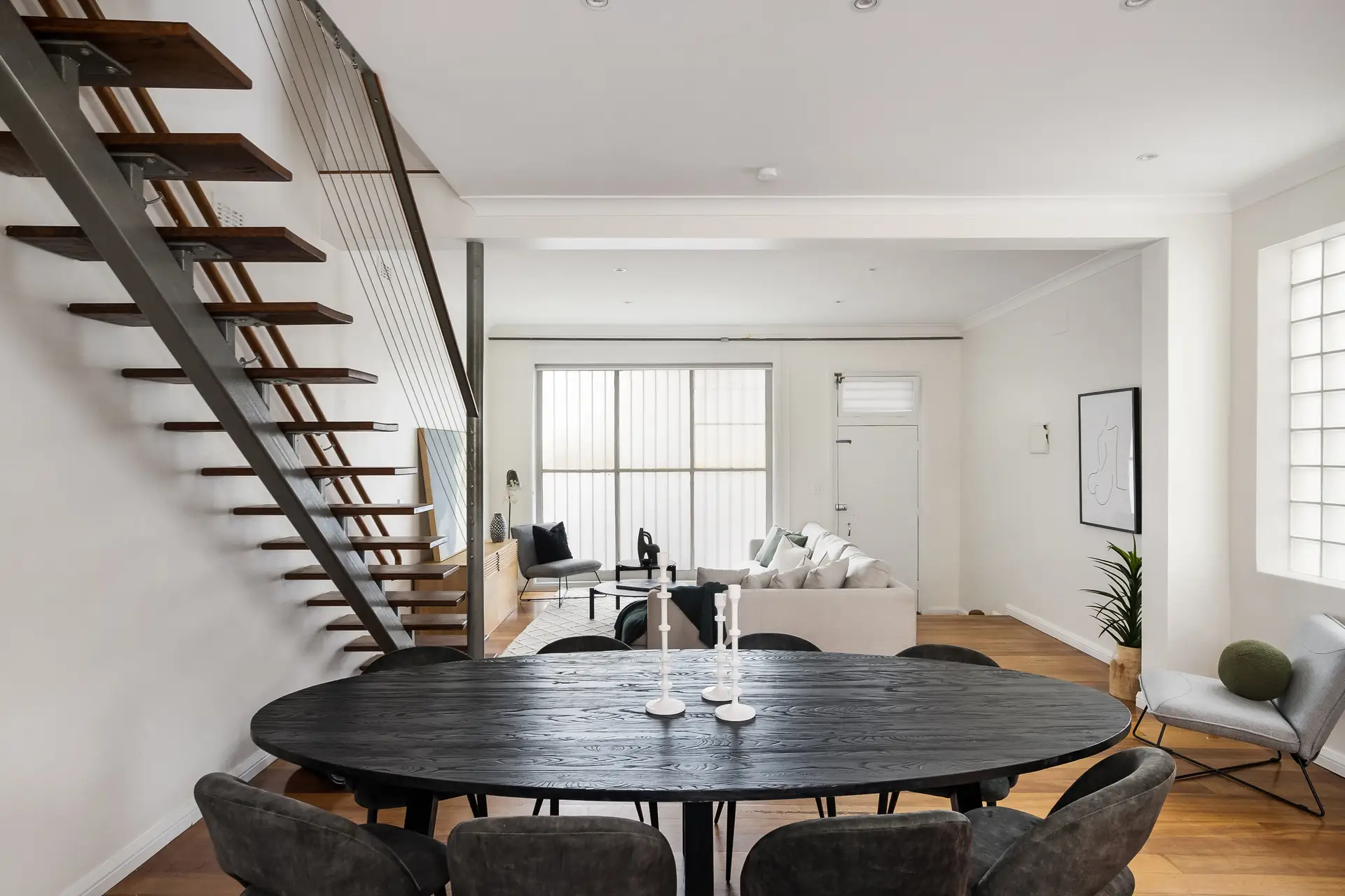 32 Wellington Street, Waterloo - Thumbnail 7