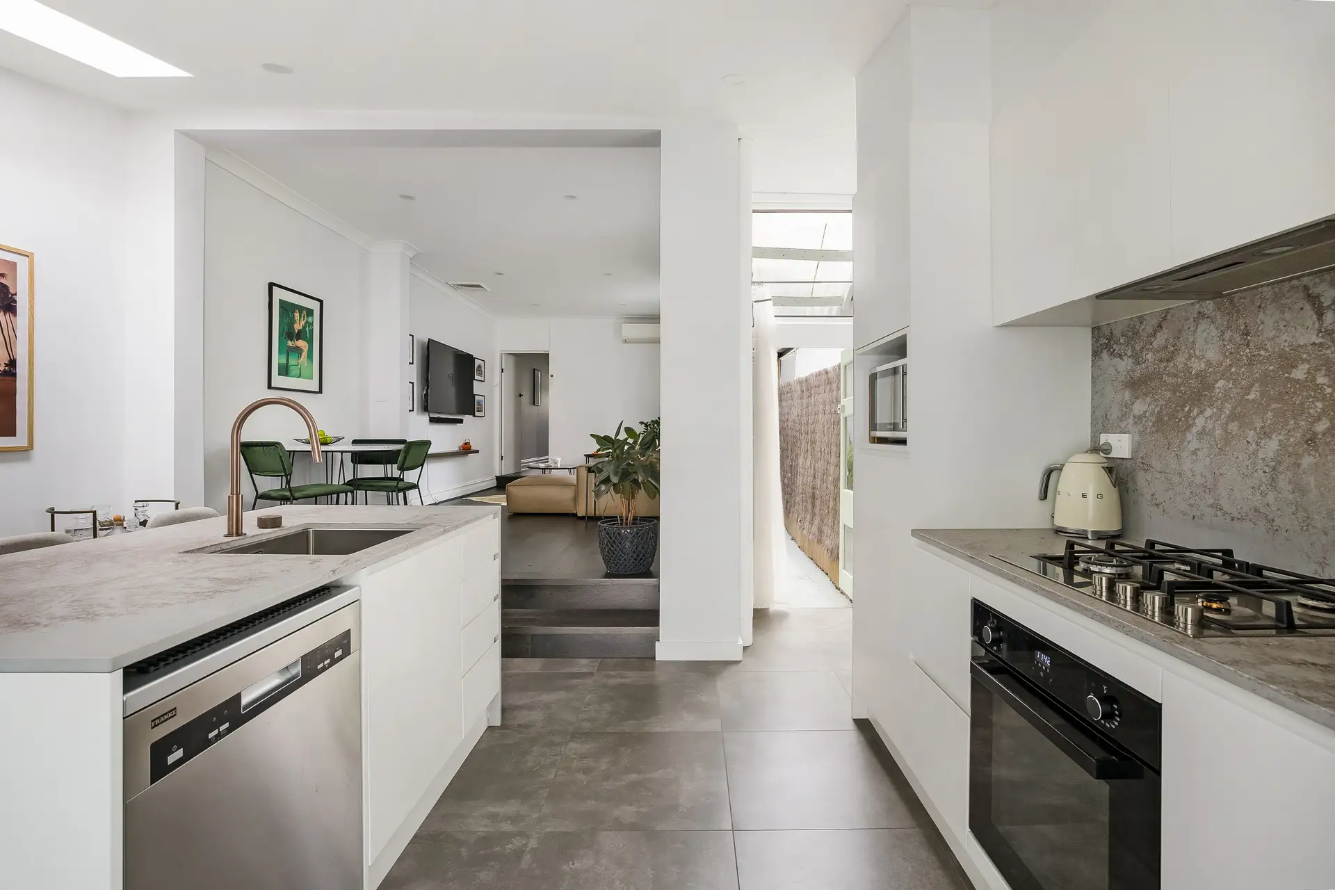 82 Park Road, Sydenham - Thumbnail 8