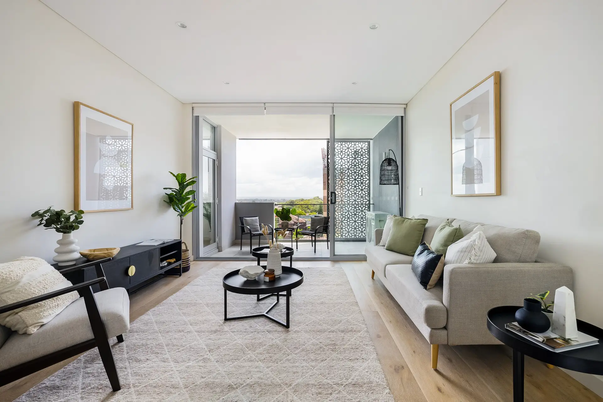 205/33 New Canterbury Road, Petersham - Image 1