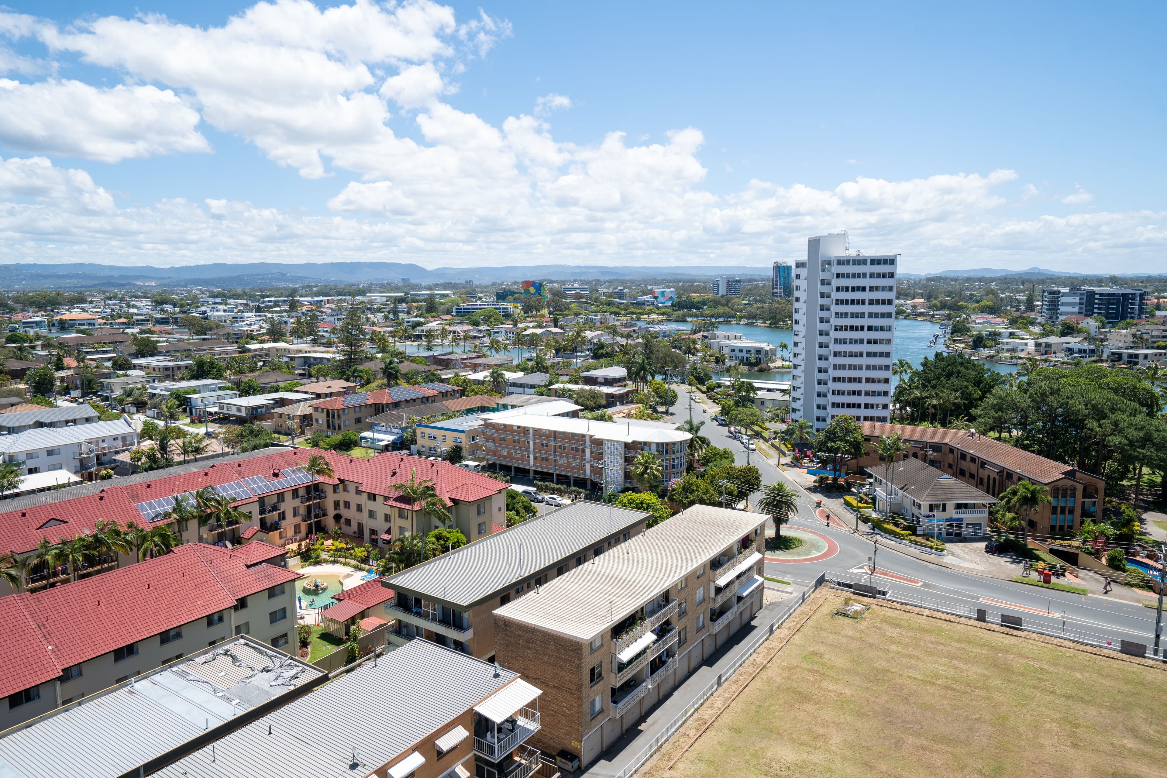 Unit 1302/70 Remembrance Dr, Surfers Paradise QLD 4217, Surfers Paradise - Thumbnail 2