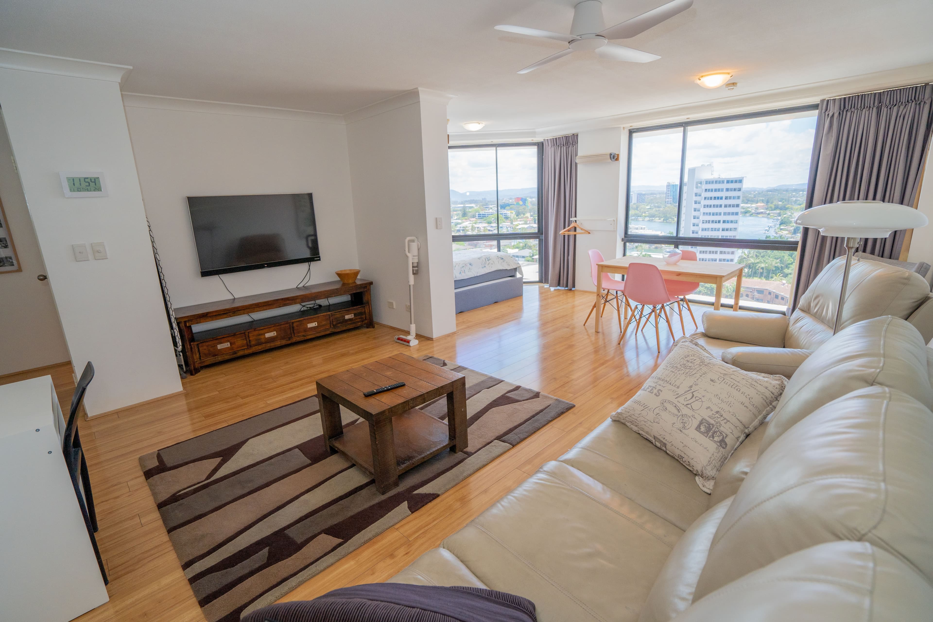 Unit 1302/70 Remembrance Dr, Surfers Paradise QLD 4217, Surfers Paradise - Thumbnail 6