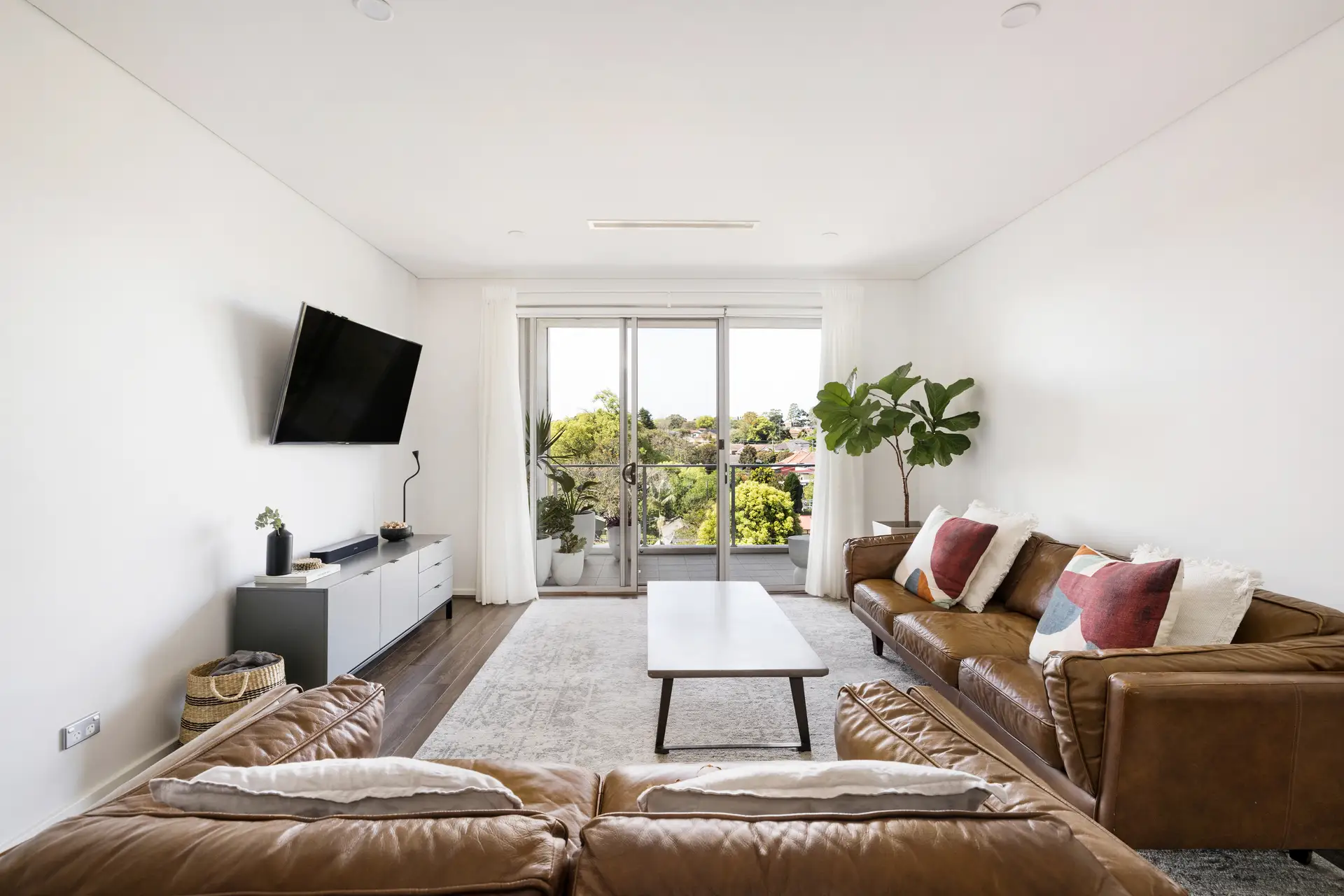 403/4 Broughton Street, Canterbury - Thumbnail 2