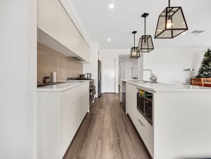 10 Sparland Street, Manor Lakes - Thumbnail 8