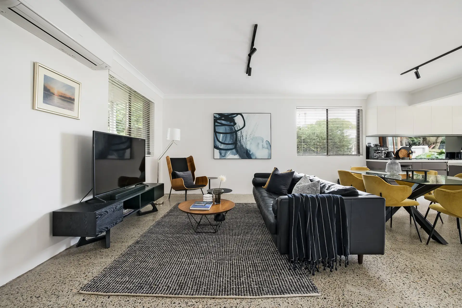 4/1 Pemell Lane, Newtown - Thumbnail 2
