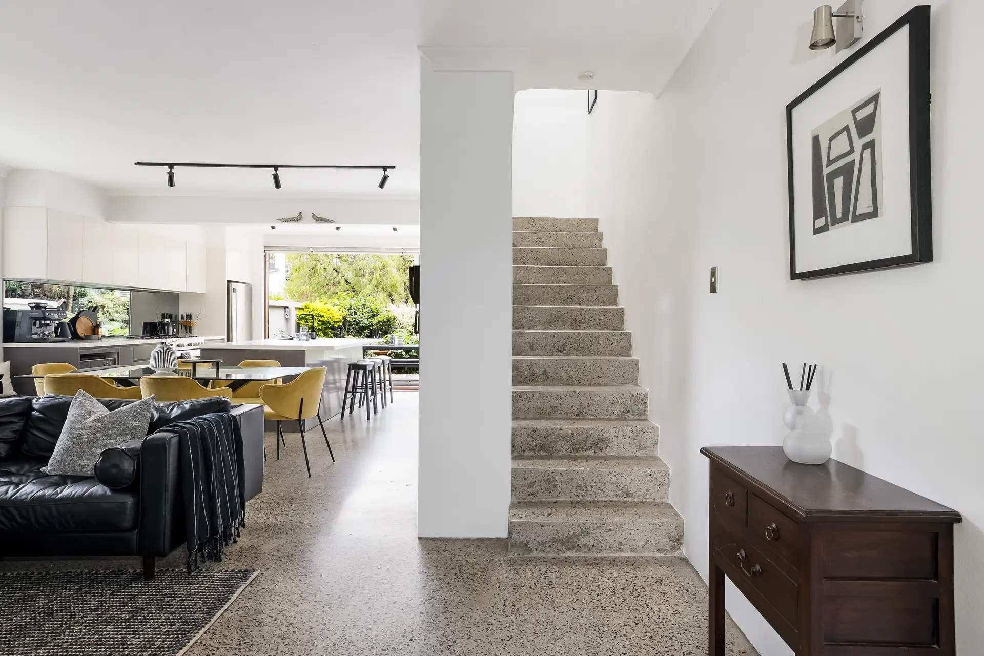 4/1 Pemell Lane, Newtown - Thumbnail 3