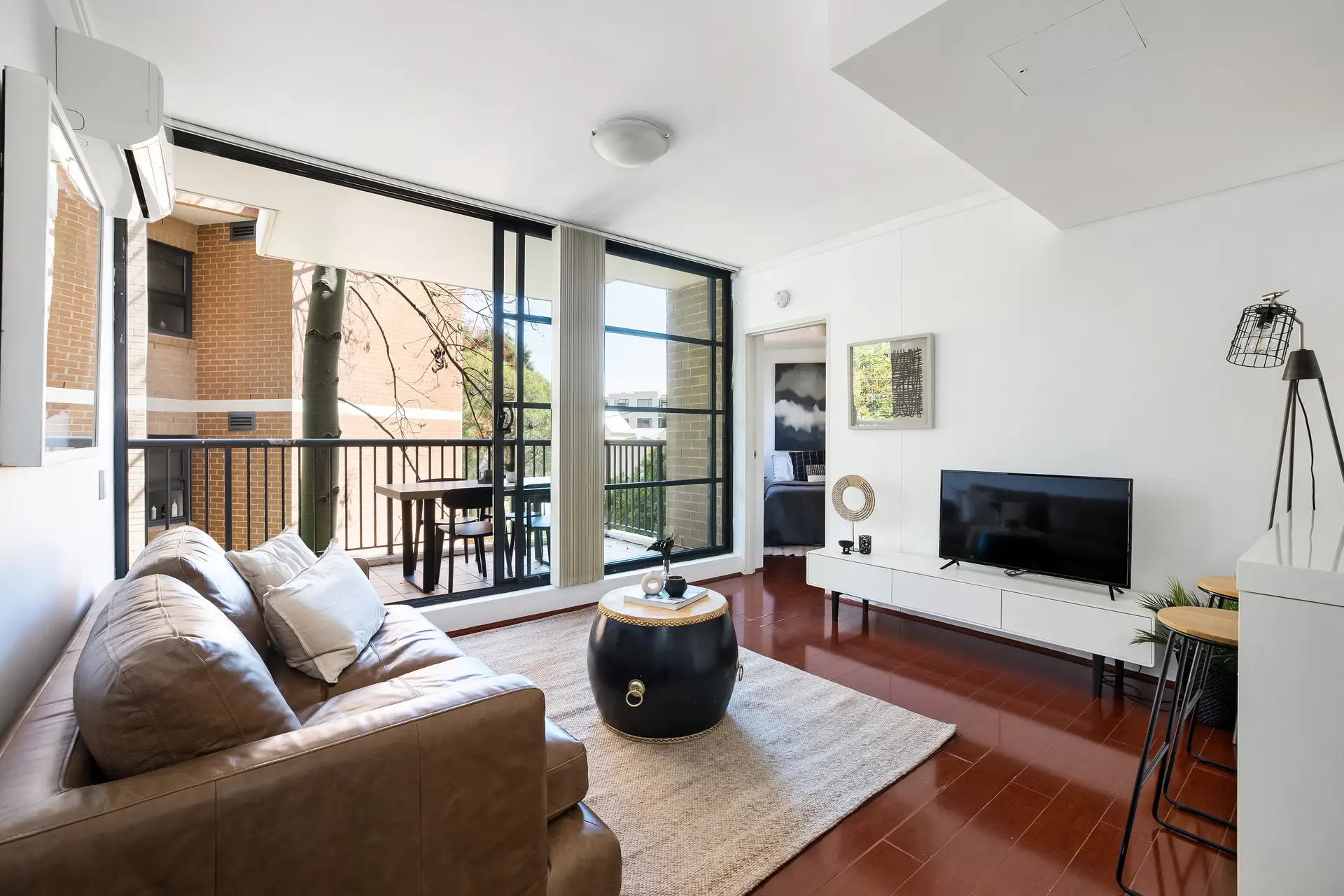 110W/138 Carillon Avenue, Newtown - Image 1