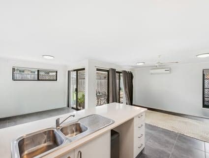 20 Petrel Street, Kirkwood, QLD, 4680, Kirkwood - Thumbnail 3