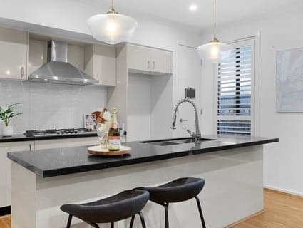 31 Honeycomb Avenue, Manor Lakes - Thumbnail 8