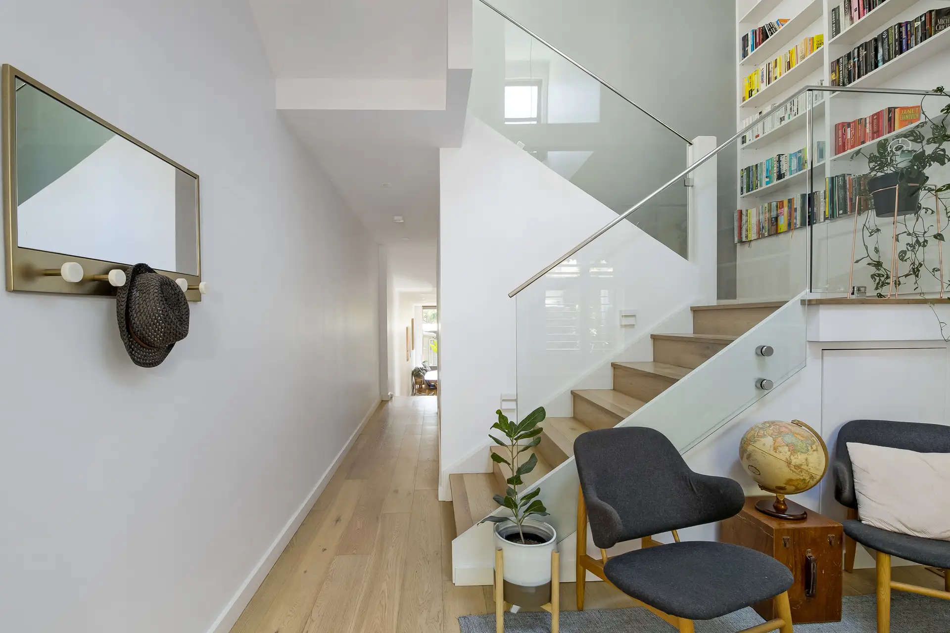 6 Burns Street, Petersham - Thumbnail 2
