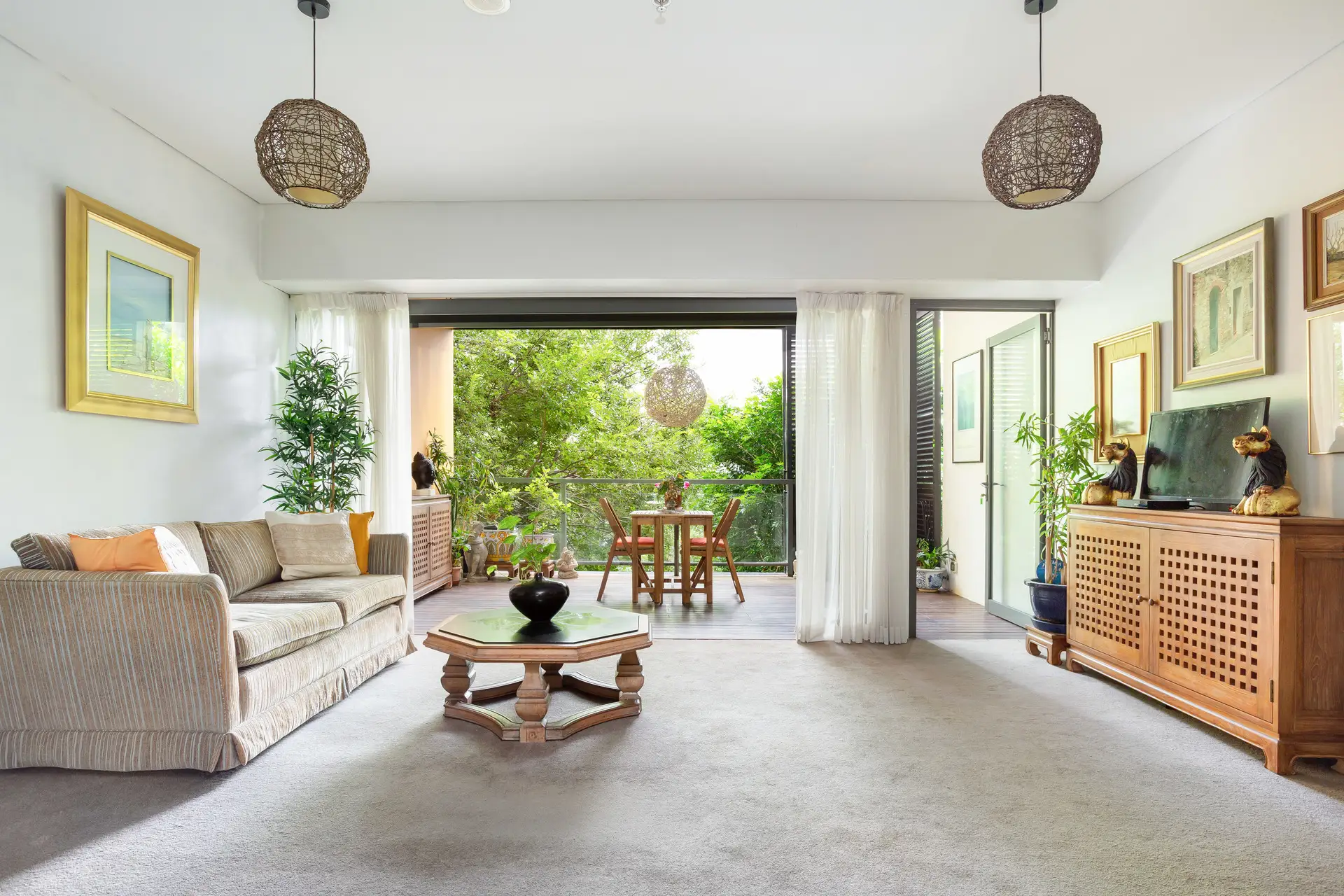 102/7 Sterling Circuit, Camperdown - Thumbnail 3