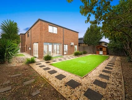 26 Edwin Close, Manor Lakes - Thumbnail 3