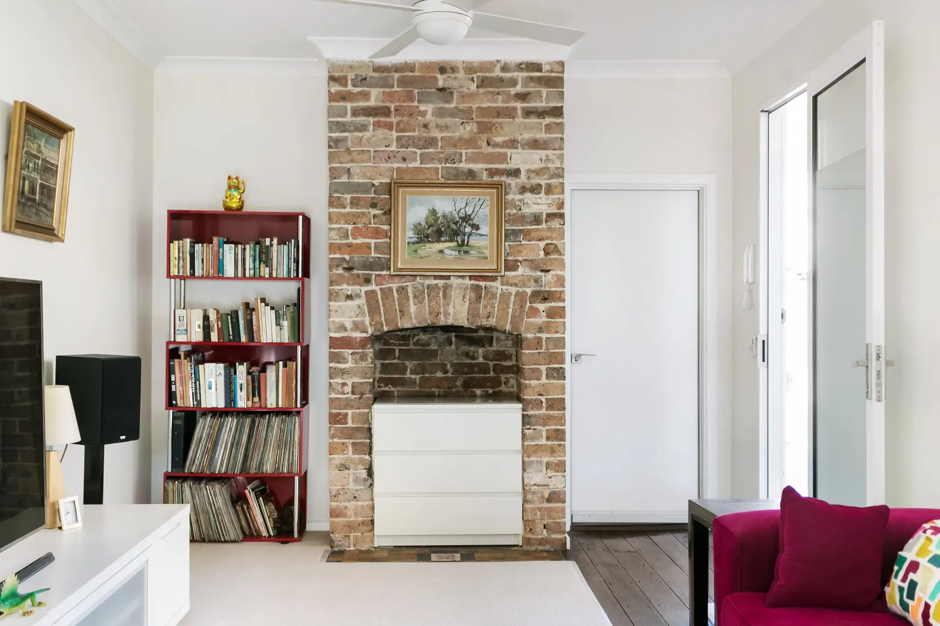 8 Robert Street, Petersham - Thumbnail 3