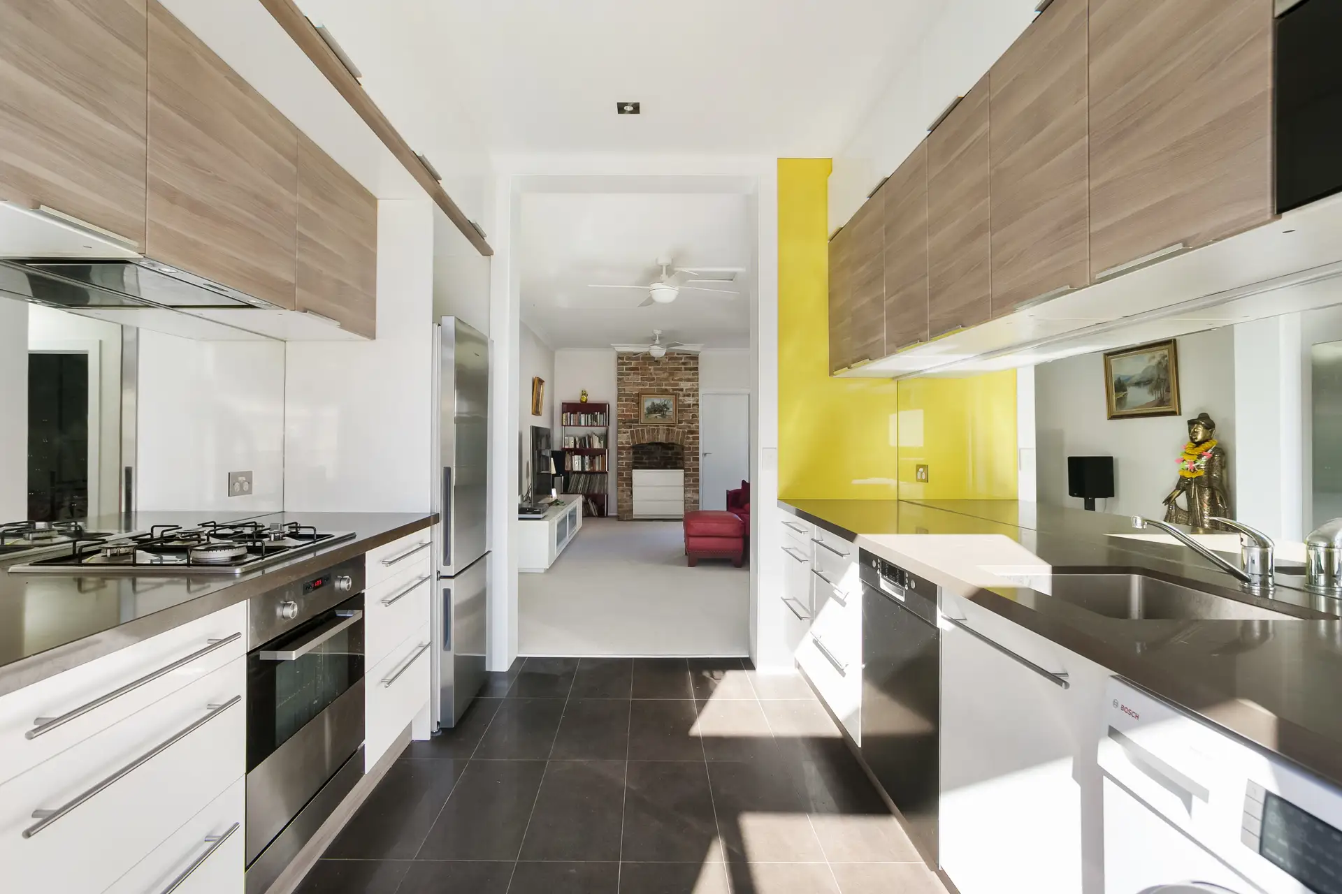 8 Robert Street, Petersham - Thumbnail 7