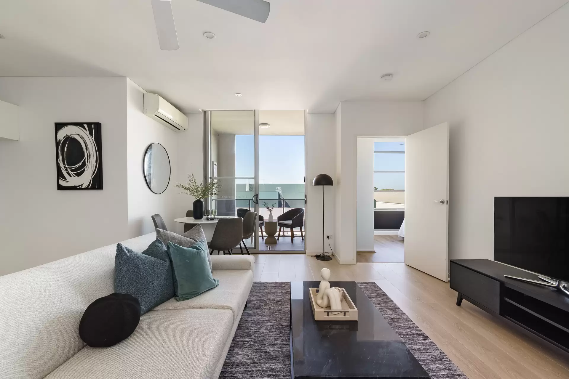 40/33 Euston Road, Alexandria - Image 1