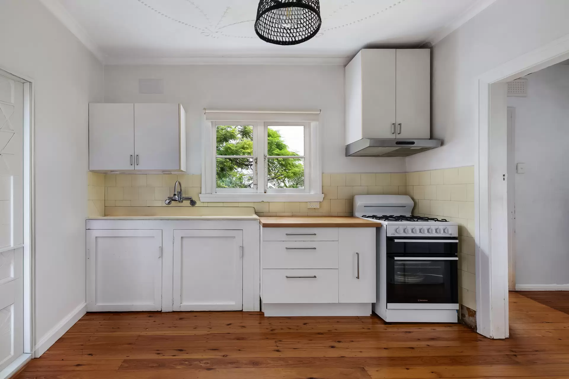 68 Minnamorra Avenue, Earlwood - Thumbnail 8